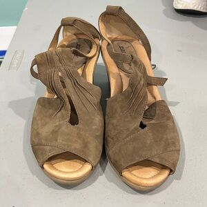 Earth Tan Peep-Toe Sandals